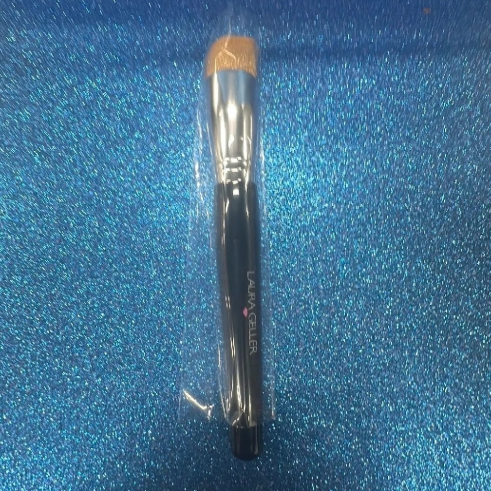 🛍LAURA GELLER ANGLED FOUNDATION BRUSH  NEW & SEALED